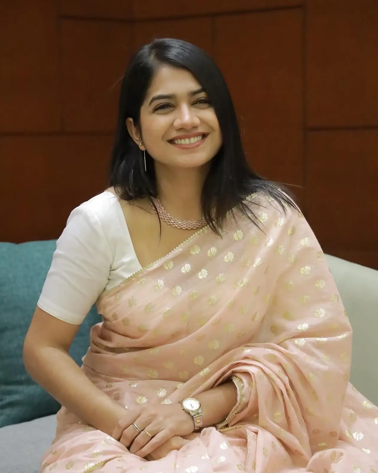 Beautiful Indian Girl Anarkali Marikar in Traditional Pink Saree